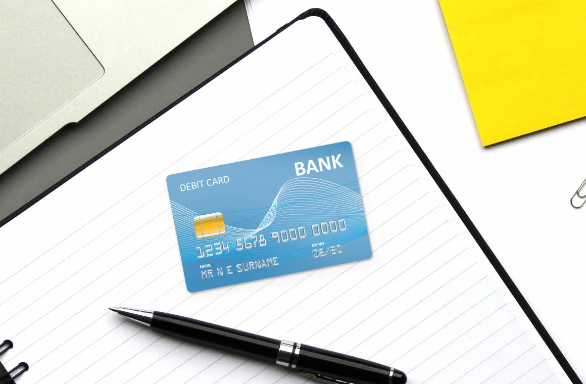 Thẻ ghi nợ (Debit card) là gì?