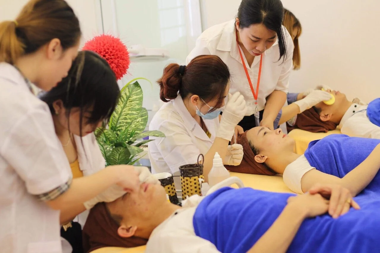 Nghề Không Cần Bằng Cấp