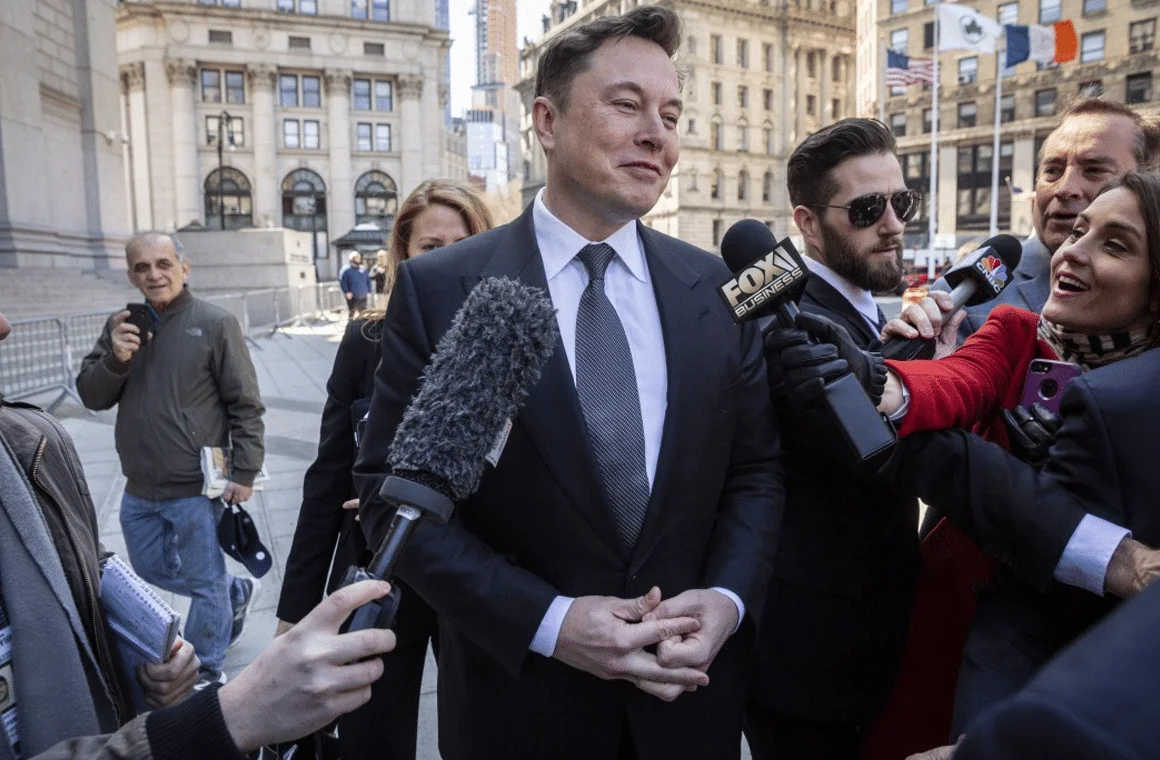 Elon Musk là ai